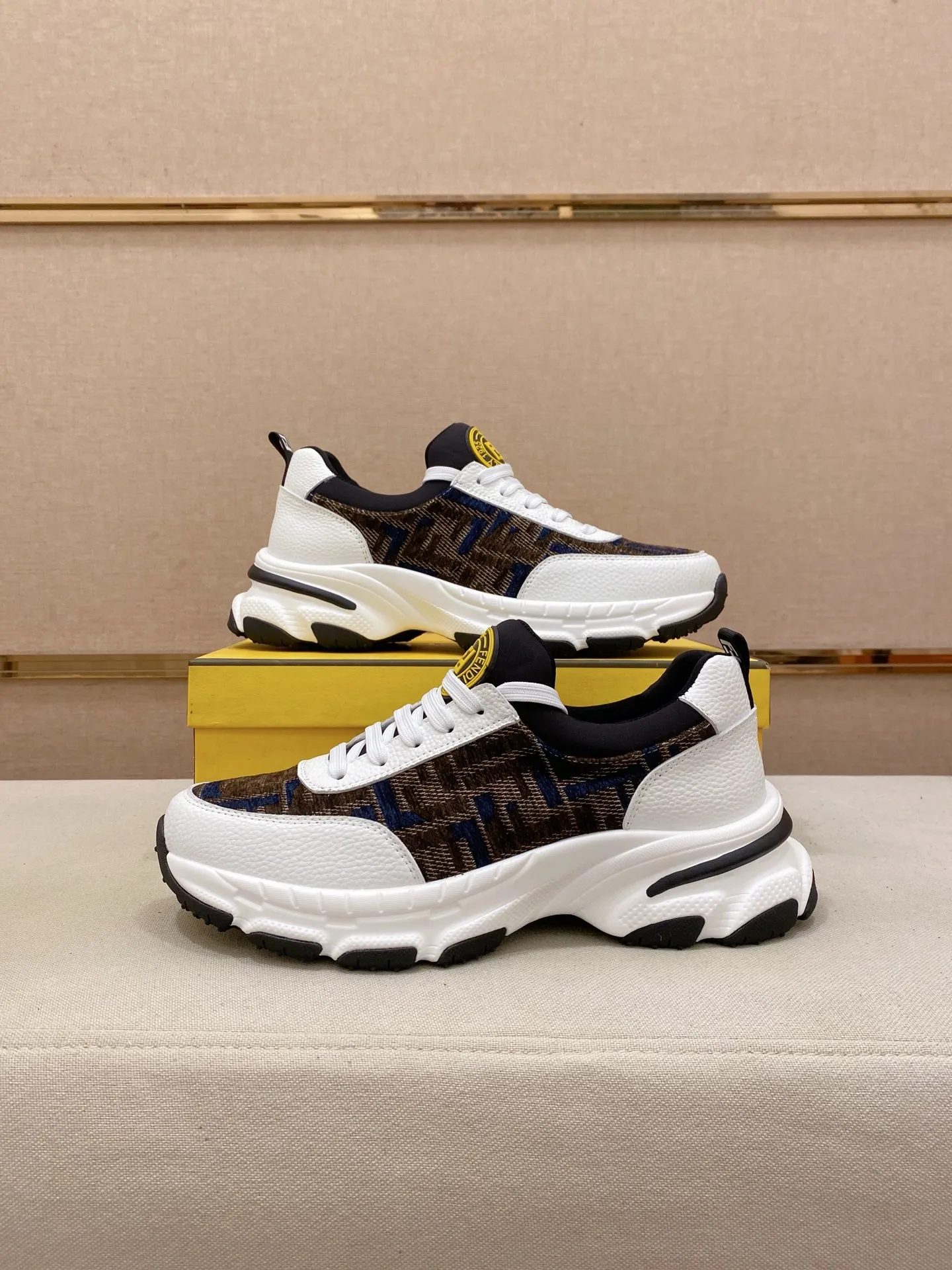 Men's men's shoes 442💰 (fendi) new style 👊🏻 upper 🇮🇹 imported cowhide fabric 🇩🇪 lining imported sheepskin lining. The original outsole is molded to highlight the identity of every man, and the upper foot is elegant and stable🚶🏻🚶🏻The high-end custom counters reproduce the original version📯No matter the wind or rain, the shoe last remains unchanged and can withstand the verification of time🔍️,🔵 Size: 38-44